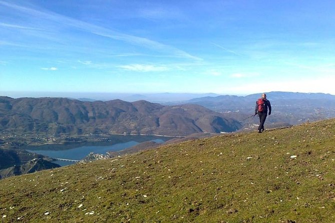 Hike Lake Castle and Good Food! - Key points at a glance