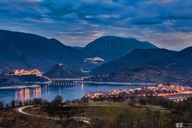 Hike Lake Castle and Good Food! - Turano Lake and the last photo stops