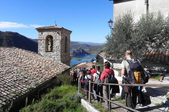 Hike Lake Castle and Good Food! - How the seven-hour schedule feels