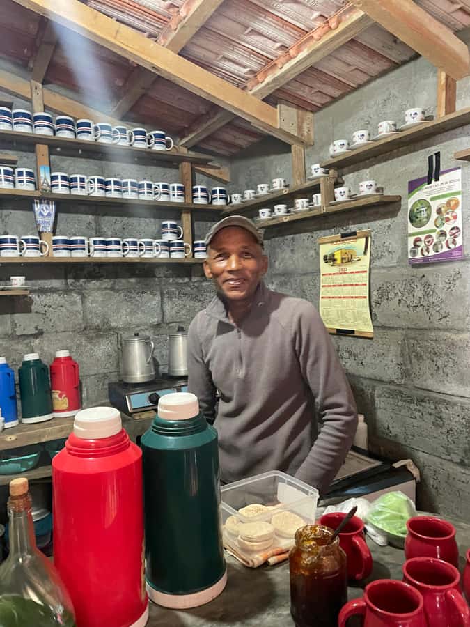 Hike Monte Verde - The summit tea house and the pause at the top