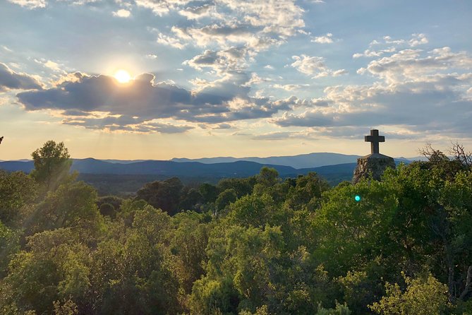 Hike & wine at the top of "Pic Saint Loup" - The optional family lunch is central to the experience