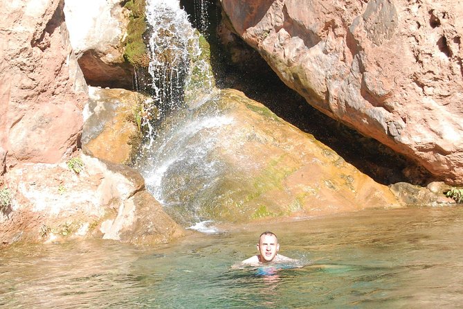 Hiking Beyond Paradise Valley - Six hours through the quieter valley