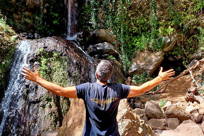 Hiking in Waterfalls & Rainforest with local guides: Sky Rebels - Why the small group changes the experience