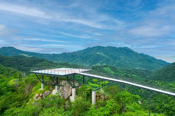 Hiking Jorullo Point - The glass platform and Jorullo Mountain views