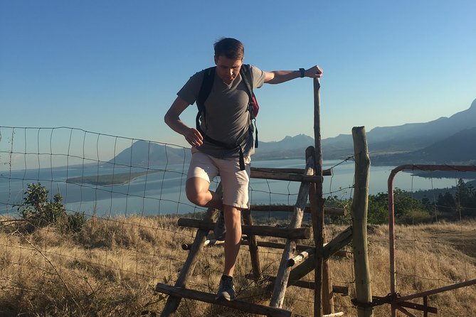 Hiking Le Morne Brabant - The upper section: hands, feet, and careful movement