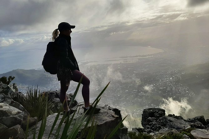 Hiking Table Mountain via India Venster Morning Hike - The guides shape the experience