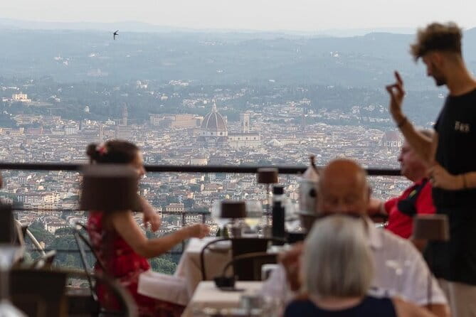 Hiking Tuscany & Chianti Wine - 3 Organic Wineries with lunch - Three organic wineries and more than 10 wines