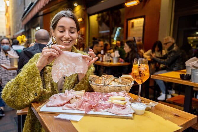 Hiking Tuscany & Chianti Wine - 3 Organic Wineries with lunch - Who should book this experience