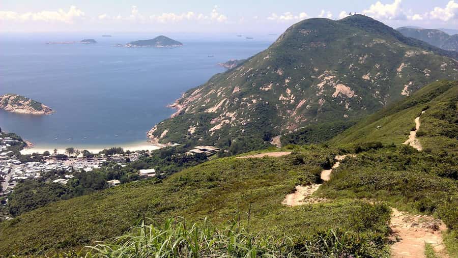 Hong Kong: Dragon's Back Hike - Why Dragon’s Back works so well in a Hong Kong morning
