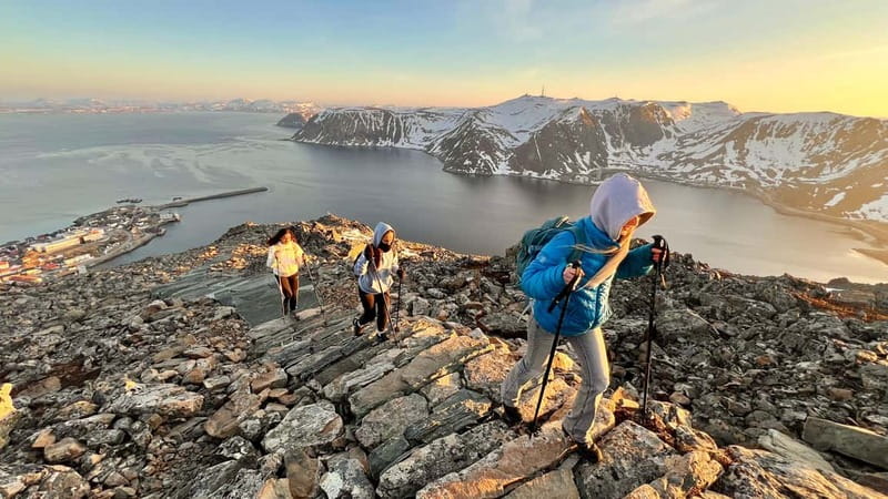 Honningsvåg: Hiking Tour. Arctic Ocean Views from Mountains - Why this hike is a better choice than a quick viewpoint stop