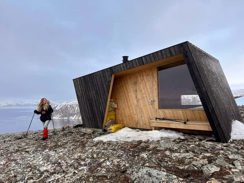 Honningsvåg: Hiking Tour. Arctic Ocean Views from Mountains - Starting at Artico Christmas House in Honningsvåg