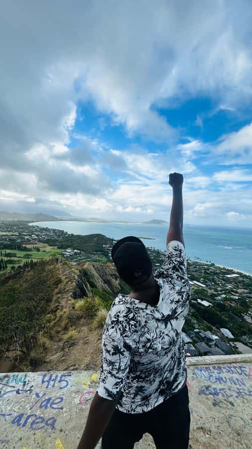 Honolulu: Diamond Head Hike with Transfers - The tunnel, the stairs, and the spiral climb