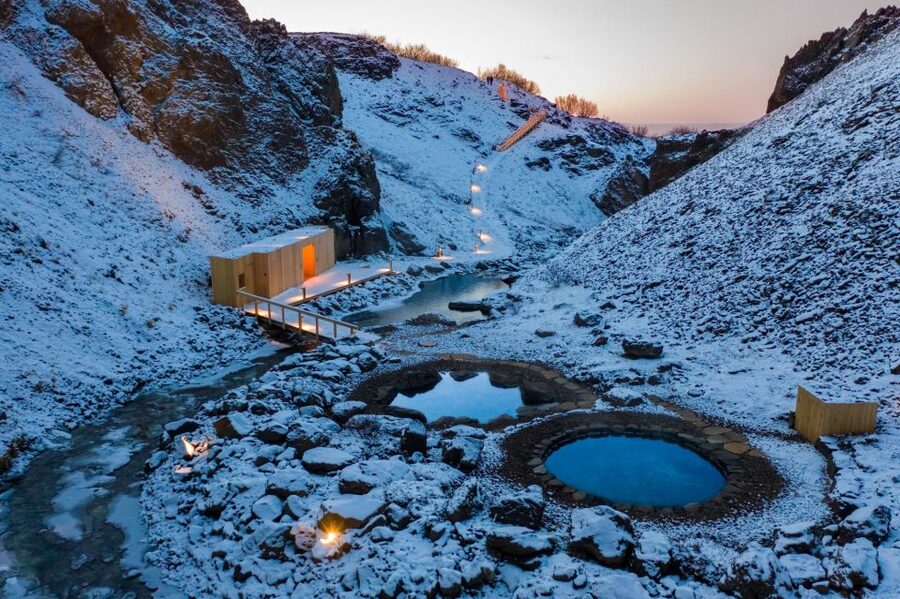 Husafell: Canyon Baths Soak with Short Highlands Hike - Entering the Húsafell Canyon Baths
