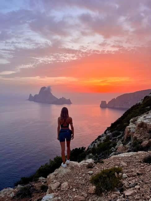 Ibiza: Hike to the most secret spots - Photos, videos, and the question of promotional images