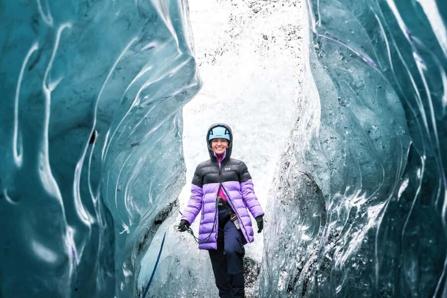 Iceland: Vatnajokull Glacier Hike and Ice Cave Tour - The 20-Minute Ride Toward Vatnajökull