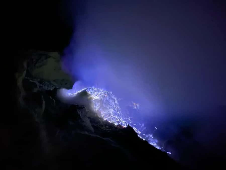 Ijen Crater Blue Fire Night Hike - Lapangan Paltuding: a short briefing before the climb