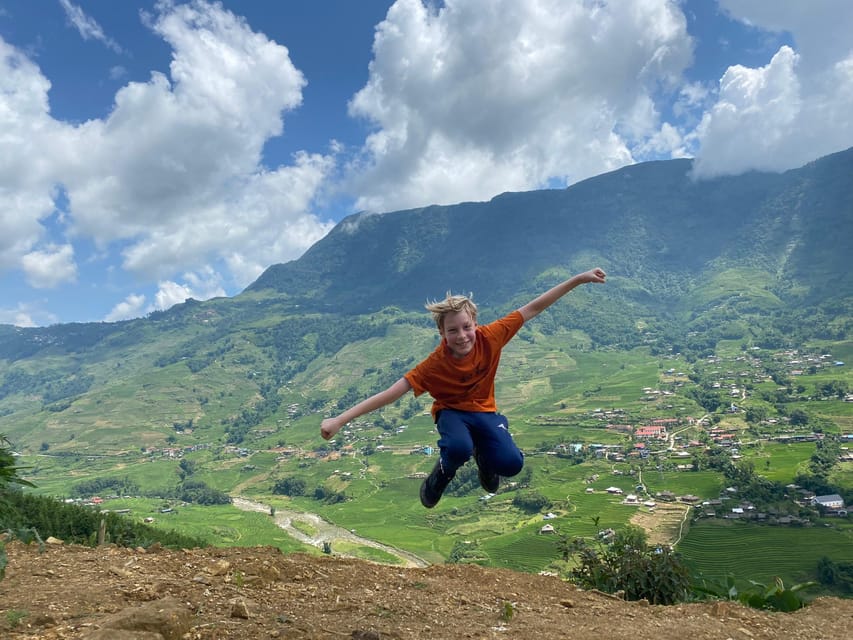 In Sapa: 1 Day Mountain Trek, Visit beautiful villages - The climb to Sa Seng Mountain