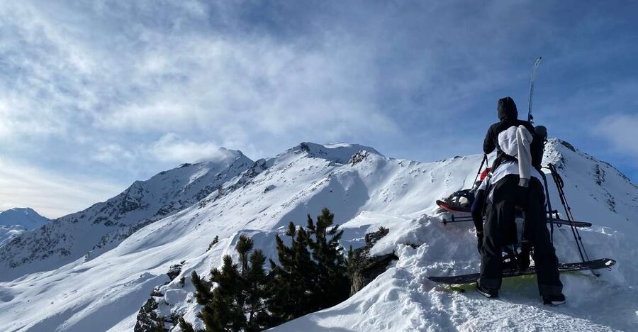 Innsbruck: Priv. Guided Snowy Mountain Hike /Snowshoe´s - A Personal Winter Day Above Innsbruck
