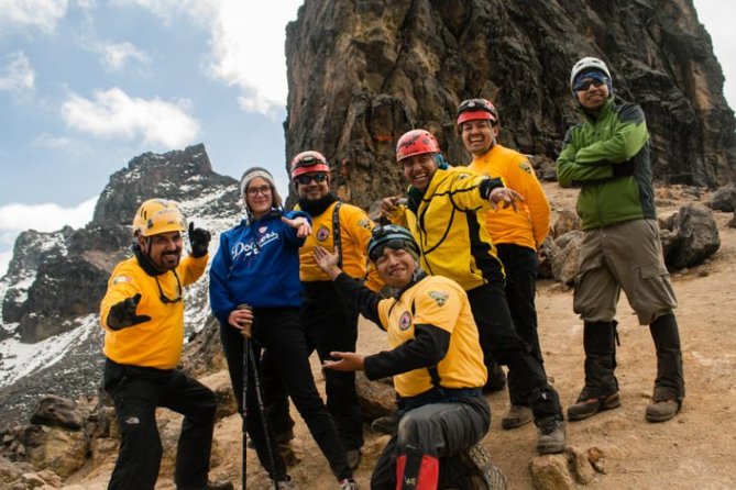 Iztaccihuatl Volcano Hike with an Alpinist - The Iztaccihuatl hike at 4,000 meters