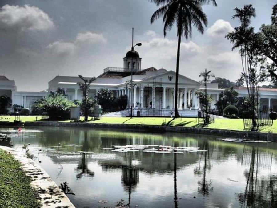 Jakarta: Botanical Garden & Rainforest Trekking to Waterfall - What to pack for a smoother day
