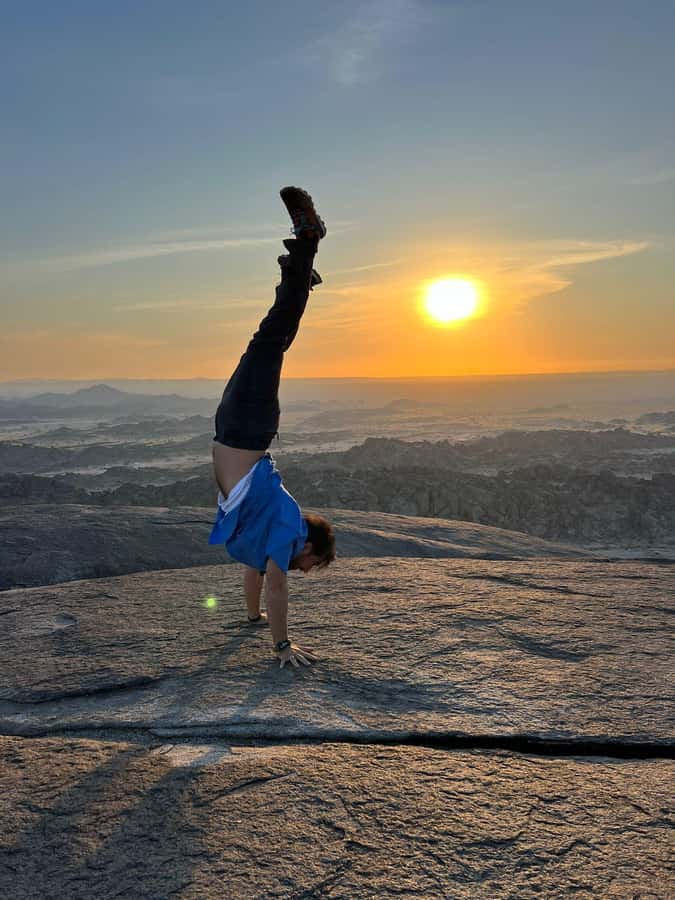 Jeddah: Moon Mountain Guided Hiking Tour with Snacks - How this compares with a city day