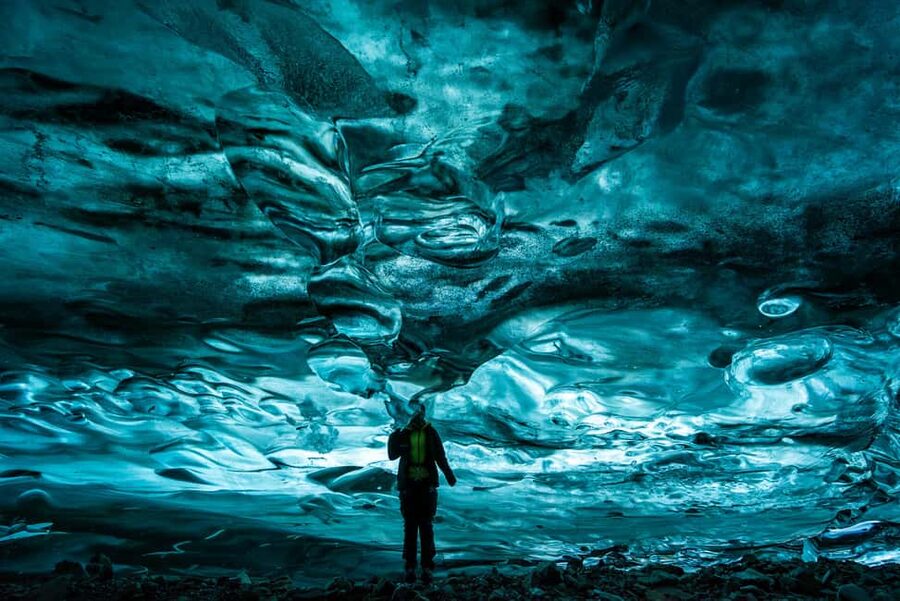 Jökulsárlón: Glacier Hike to a Remote Ice Cave - Small groups, steady pacing, and photo time