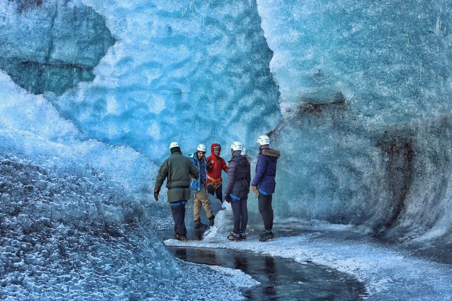 Jökulsárlón: Vatnajökull Glacier Guided Hiking Tour - Getting comfortable with crampons and safety gear