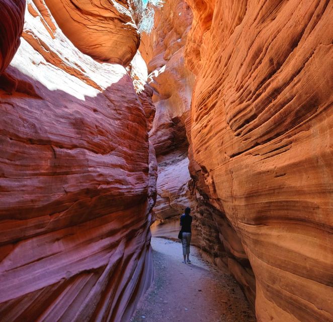 Kanab: Red Canyon Off-Road Jeep and Hiking Tour - Why Peek-a-Boo Canyon is worth your time
