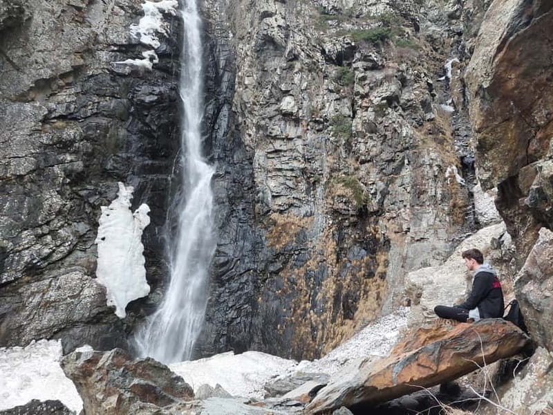 Kazbegi: Gveleti Waterfall Guided Hike - A short mountain escape from Kazbegi