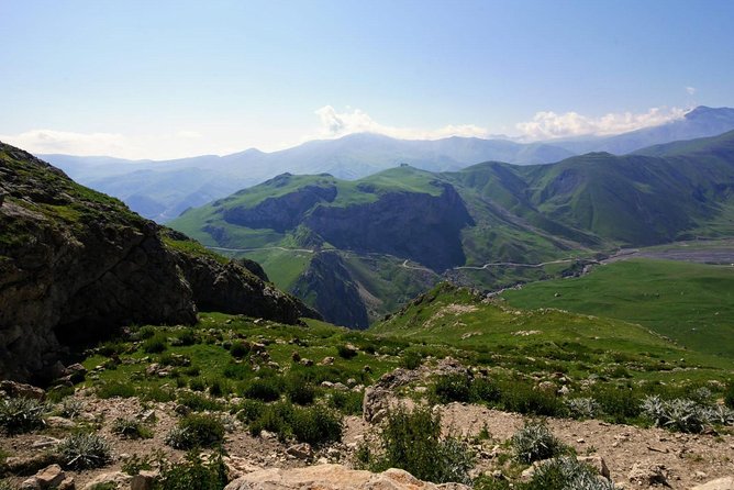 Khinalig - Gleykhudat 1 day hiking tour - Walking toward Galeykhudat and Gleykhudat