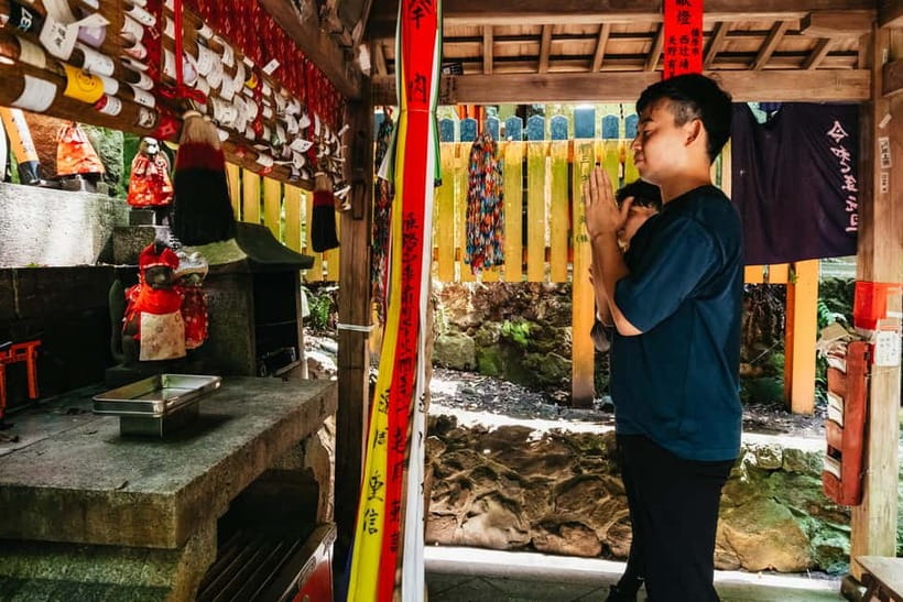 Kyoto: 3-Hour Fushimi Inari Shrine Hidden Hiking Tour - Photos, guides, and the human side of the walk