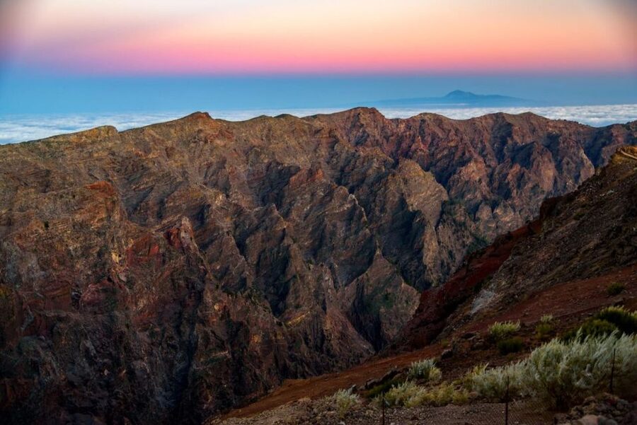 La Palma: Guided Trekking Tour to El Roque de los Muchachos - Walking an old route above the clouds