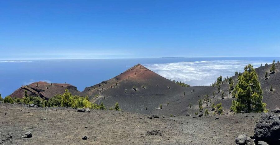 La Palma: Guided trekking tour to volcanoes south - Hoyo Negro and the first major craters