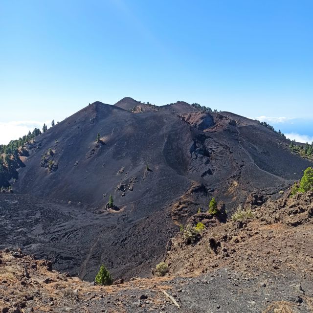 La Palma: Guided trekking tour to volcanoes south - Starting at El Pilar Refuge and climbing toward Pico Birigoyo