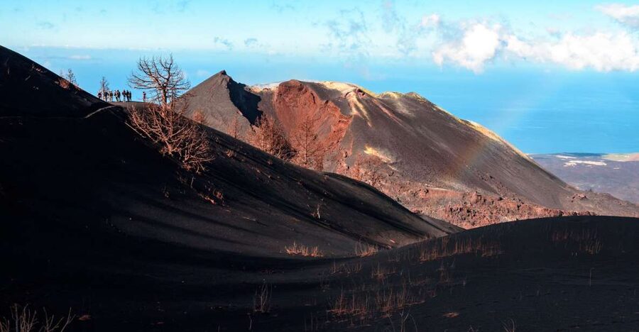 La Palma: Tajogaite Volcano Guided Trek - Guides who make the science easy to follow