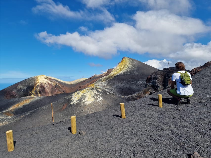La Palma: Tajogaite Volcano Guided Trek - The 15-minute van ride from El Paso