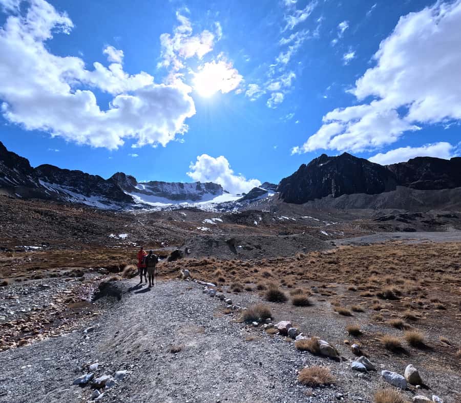 La Paz: Charquini Mountain Guided Hike - The walk from 4,600 meters to Laguna Esmeralda