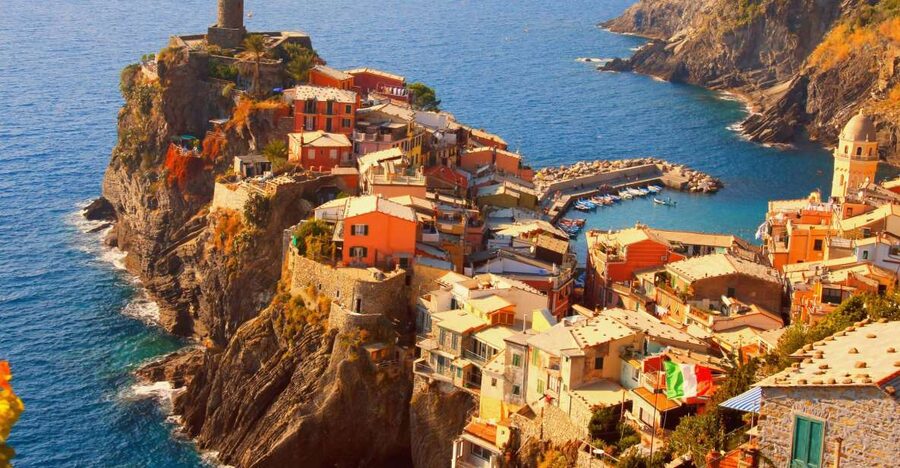 La Spezia: Cinque Terre Guided Hiking Tour - Manarola: the trail begins among cliffside homes