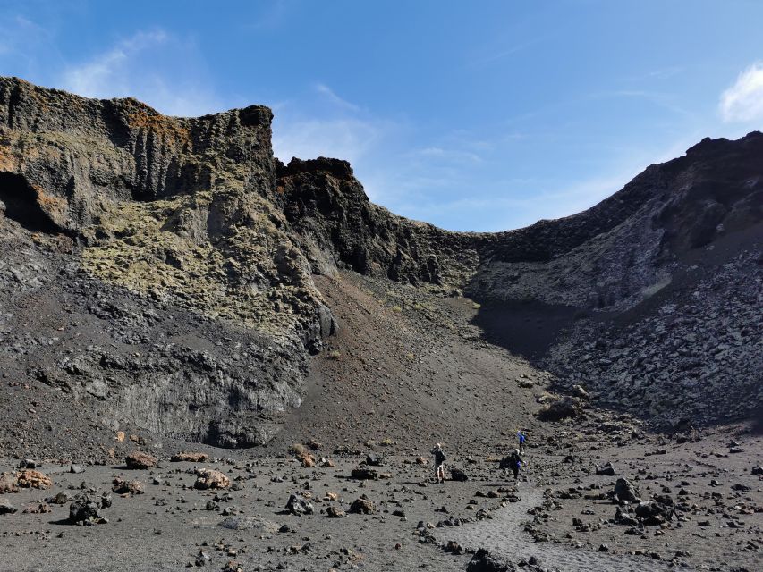 Lanzarote: Guided Volcano Hike with Transfers - What to bring for a better morning