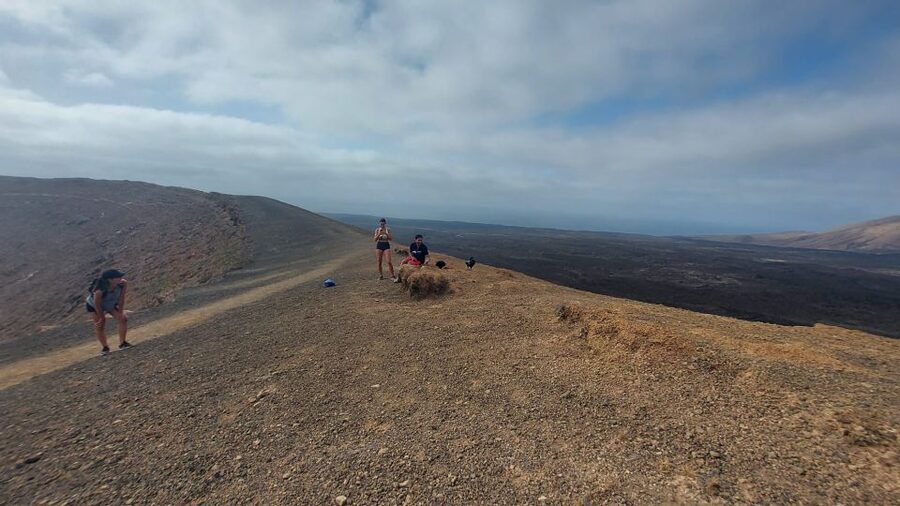 Lanzarote: Timanfaya Natural Park Trekking Tour - The quiet minute that changes the pace