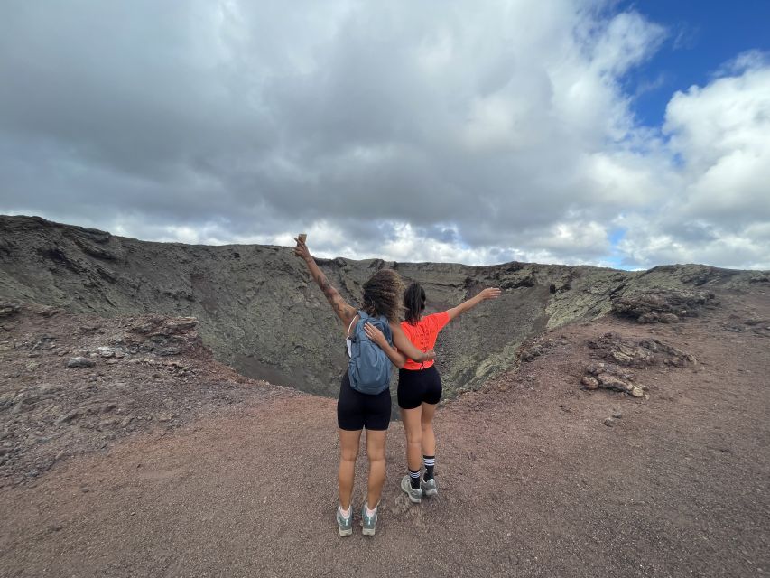 Lanzarote: Timanfaya Natural Park Trekking Tour - Meeting in Masdache and arranging transport