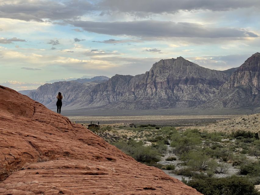 Las Vegas: Sunset Hike and Photography Tour Near Red Rock - Keystone Thrust puts the geology on display