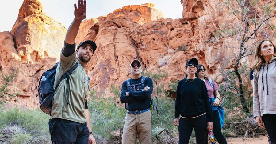 Las Vegas: Valley of Fire Guided Hike with Drinks and Snacks - Choosing between the easy, moderate, and difficult routes