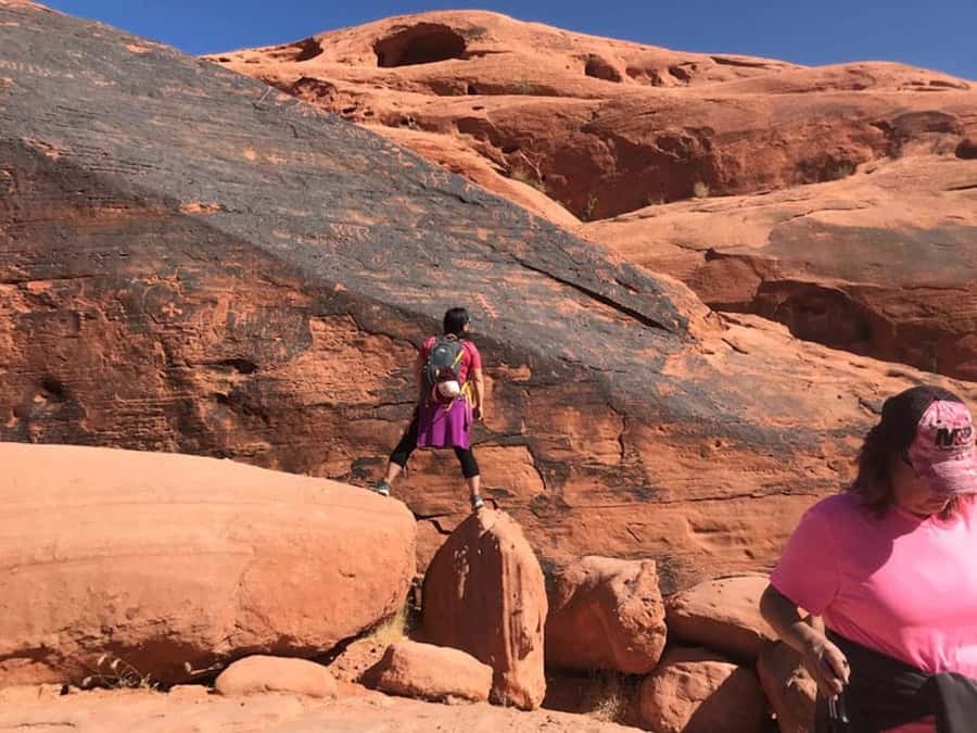 Las Vegas: Valley of Fire Half-Day Guided Hike with Pickup - Leaving Las Vegas for Nevada’s red-rock country