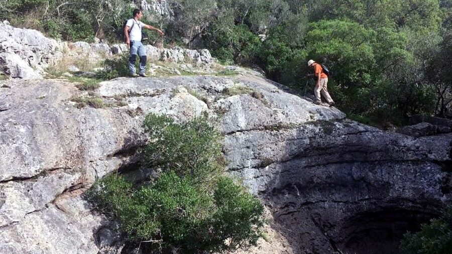 Lisbon: Hiking in Arrábida Natural Park - Guide quality is central to the experience