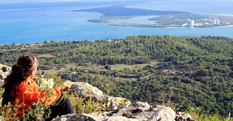 Lisbon: Hiking in Arrábida Natural Park - What the 6 to 8 kilometer hike feels like