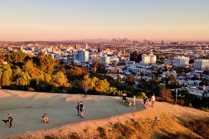 Los Angeles: Hollywood Sunset Walking & Hiking Tour - Hollywood’s famous theaters and television stops
