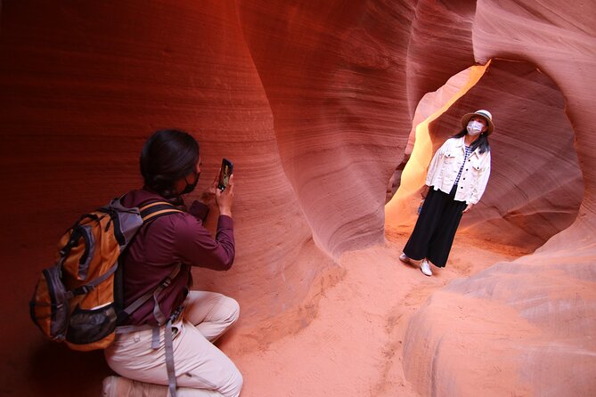 Lower Antelope Canyon Hiking Tour - Why Lower Antelope Canyon feels different