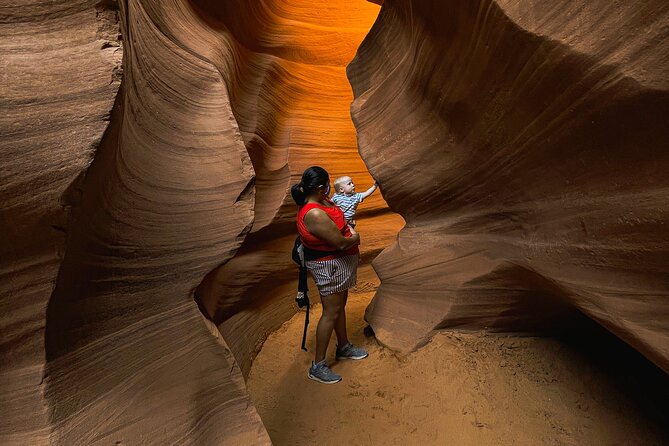 Lower Antelope Canyon Hiking Tour - A one-hour route with plenty to see