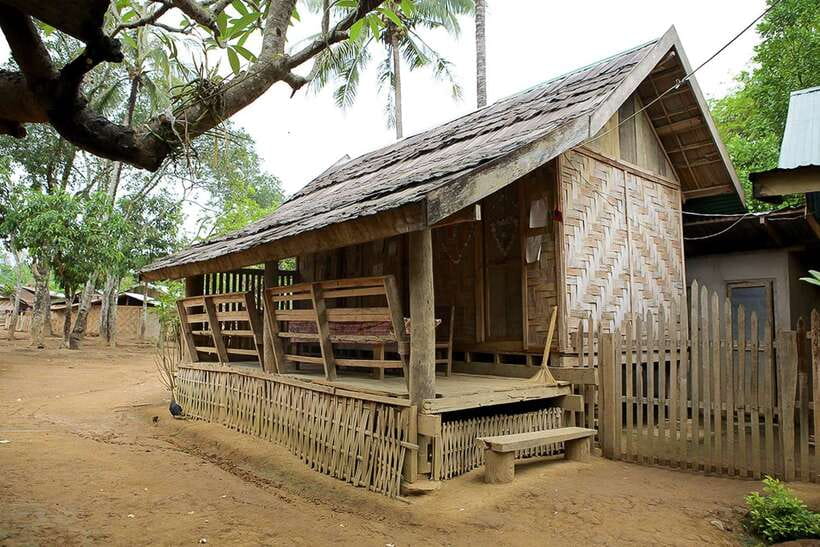 Luang Prabang: Mountain Trek & Local Villages Overnight Tour - From Luang Prabang streets to the Longhut trail